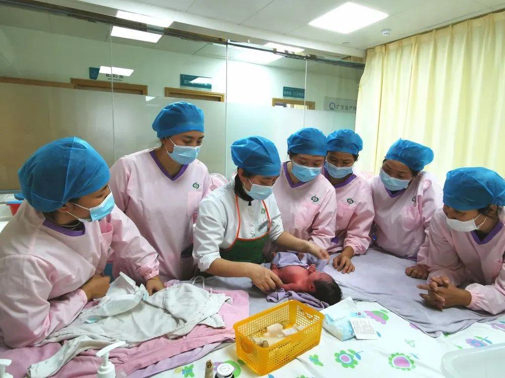 定襄县妇婴监护型护送
